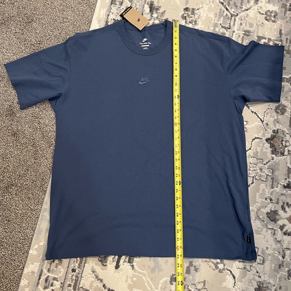 Nike Premium Essentials T-Shirt (XLT fits like a 2XLT) - Picture 5 of 9